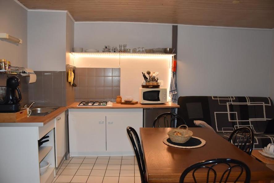 Maison De Village Appartement Rdc Avec Terrasse 日村 外观 照片